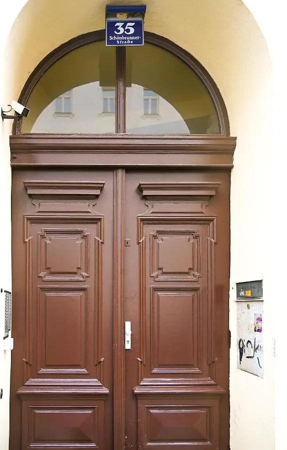 Elegant Apartment Naschmarkt Wien